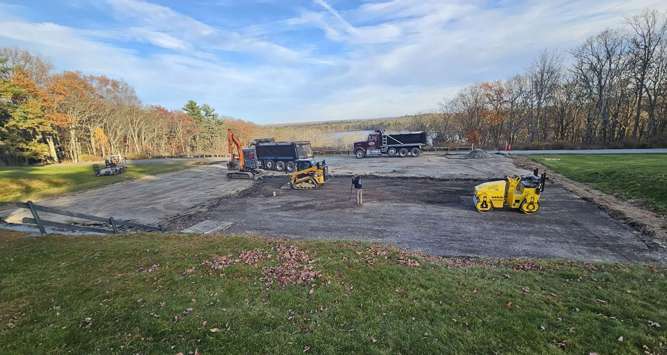 Hunting and Fishing Club Reconstructing Tennis Courts